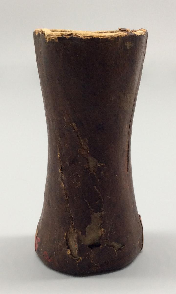 1960.1135 A Dice cup, view 2