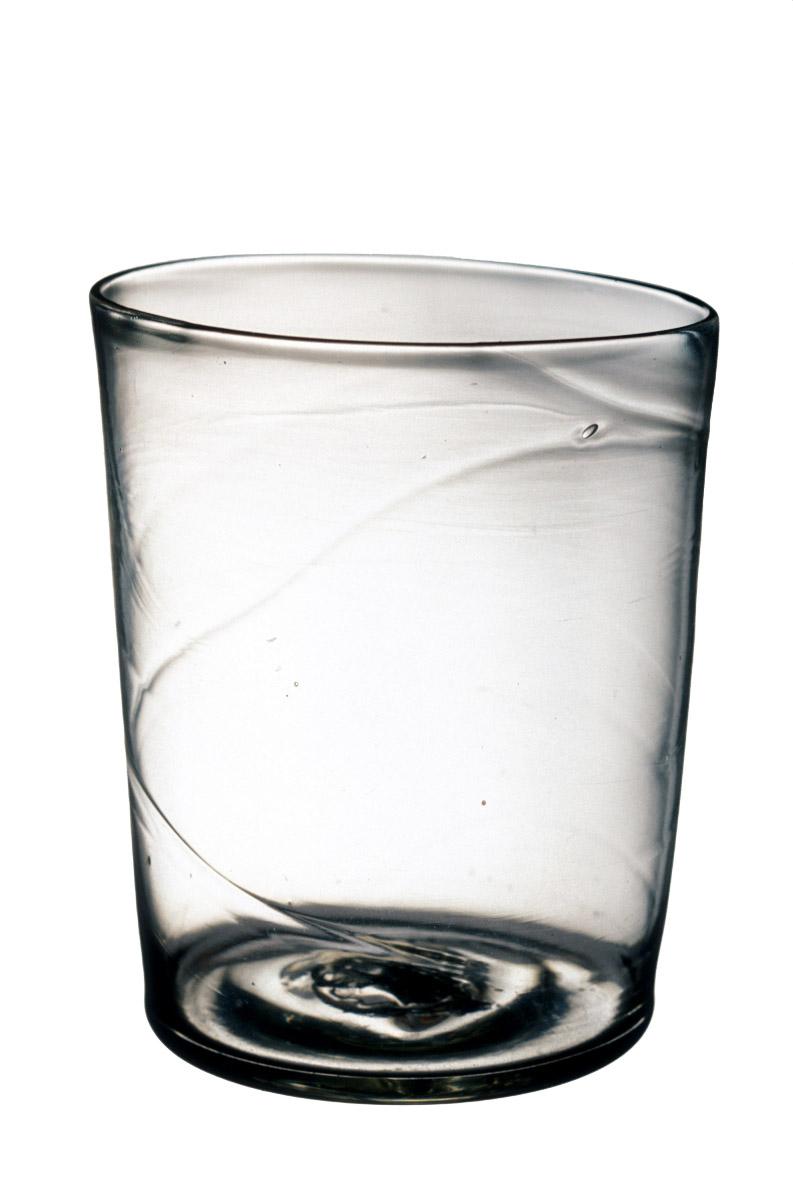 1960.1137 Glass tumbler
