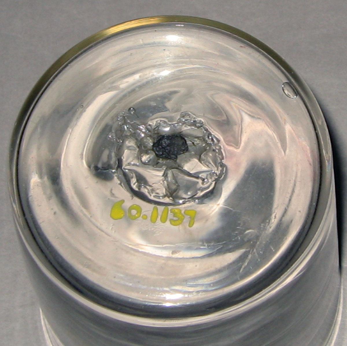 1960.1137 Glass tumbler (underside)