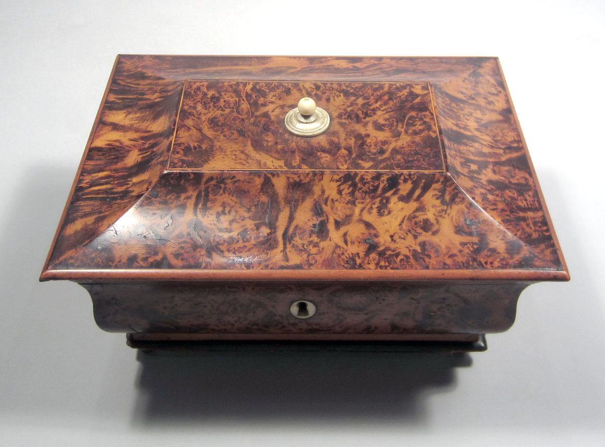 1960.1144 A Sewing box top view