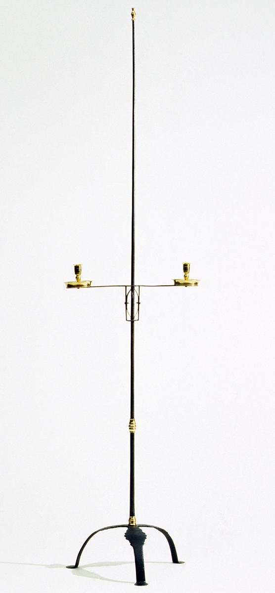 1960.1152 Candlestand