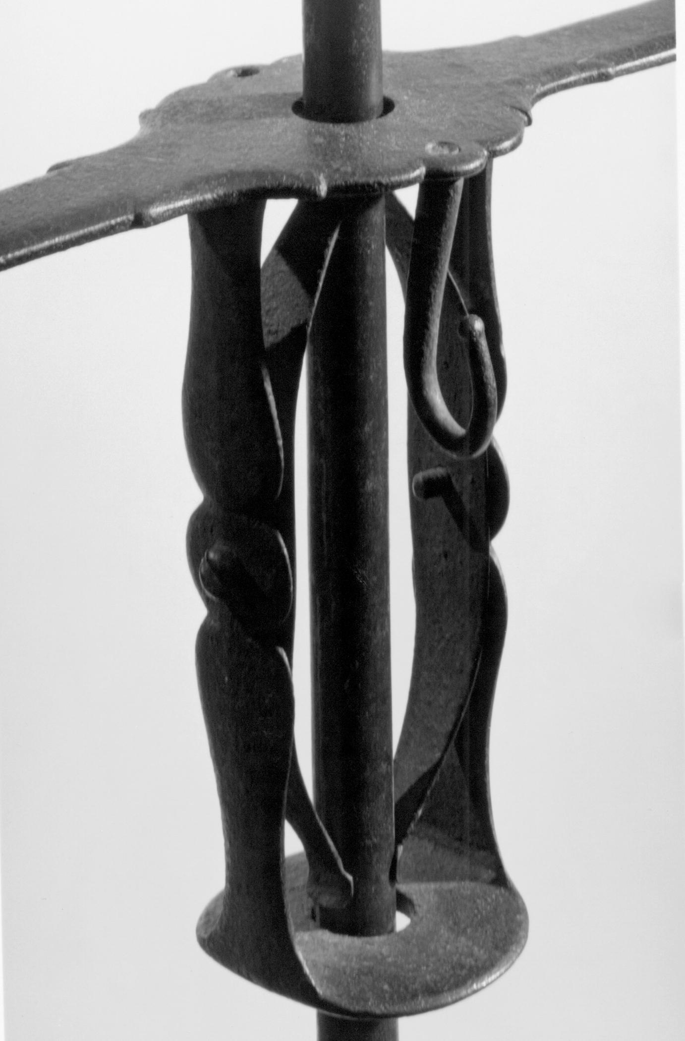 1960.1152 Candlestand detail, B+W