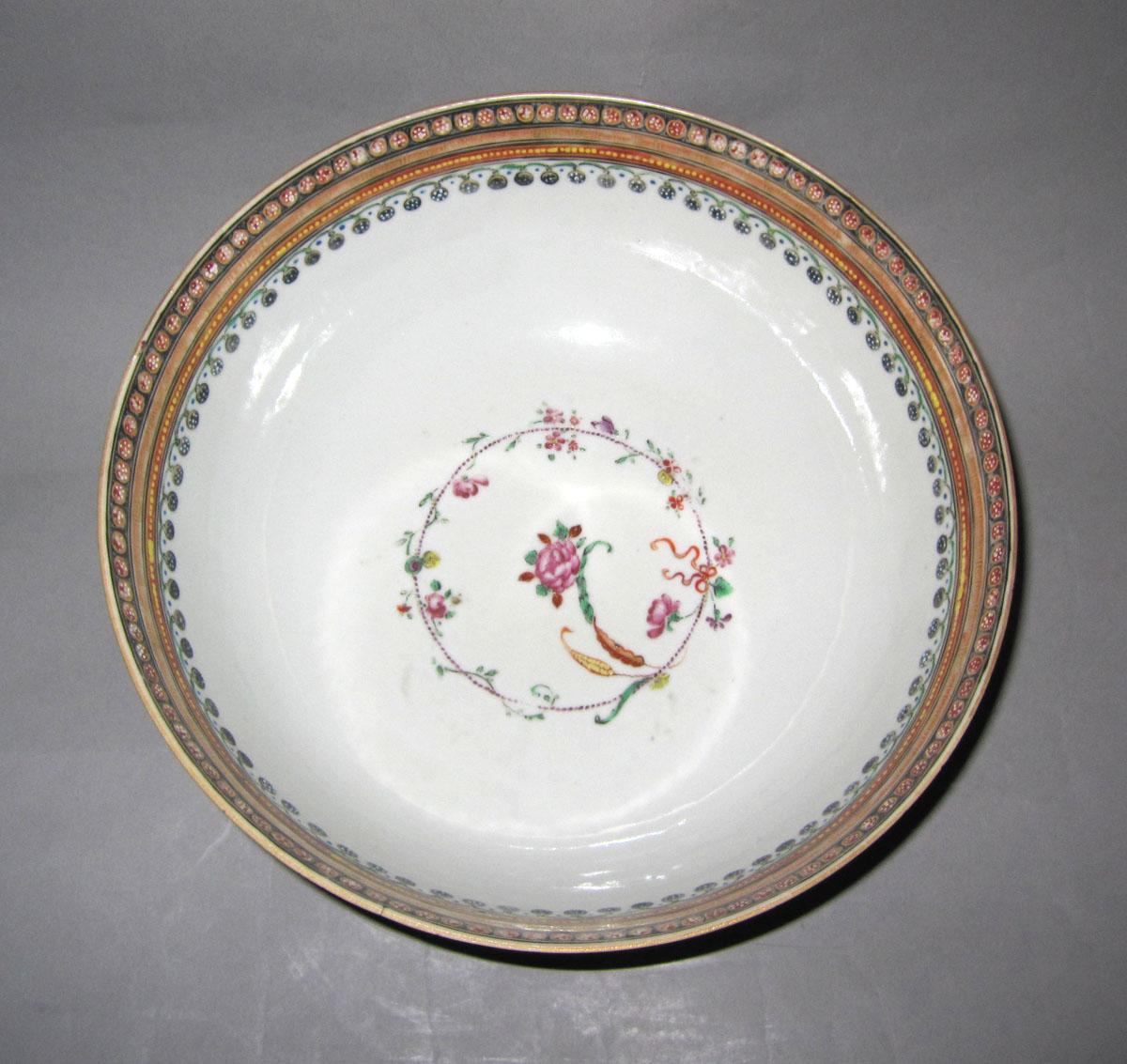 1960.1156.002 Porcelain bowl top