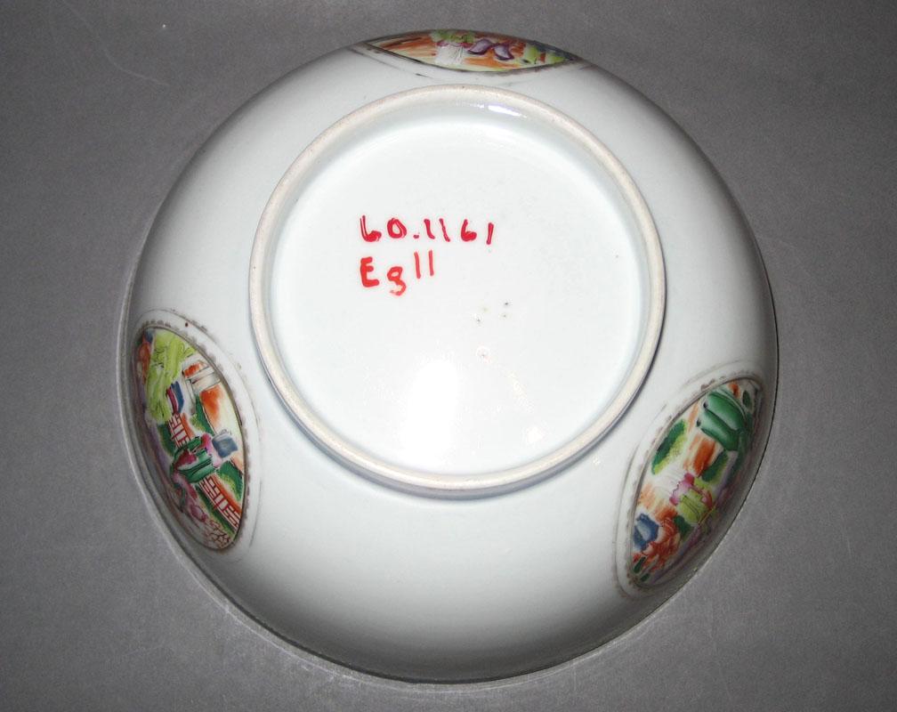 1960.1161 Bowl underside