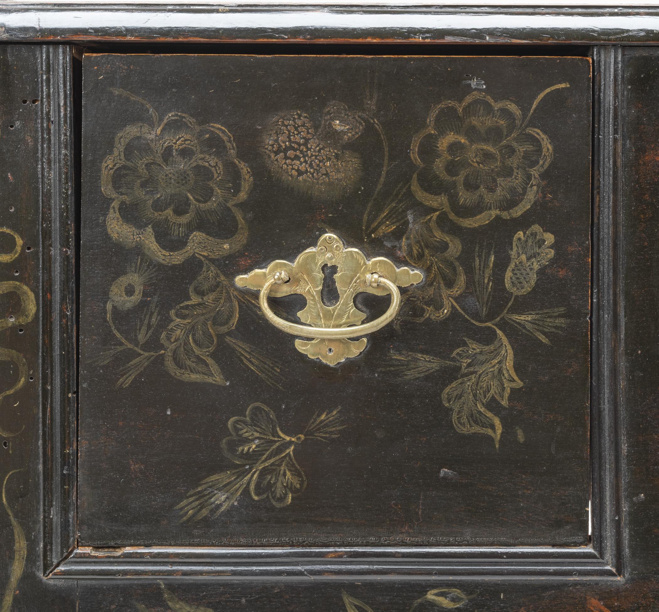 1954.0507 Chest of drawers, lower case, detail 2