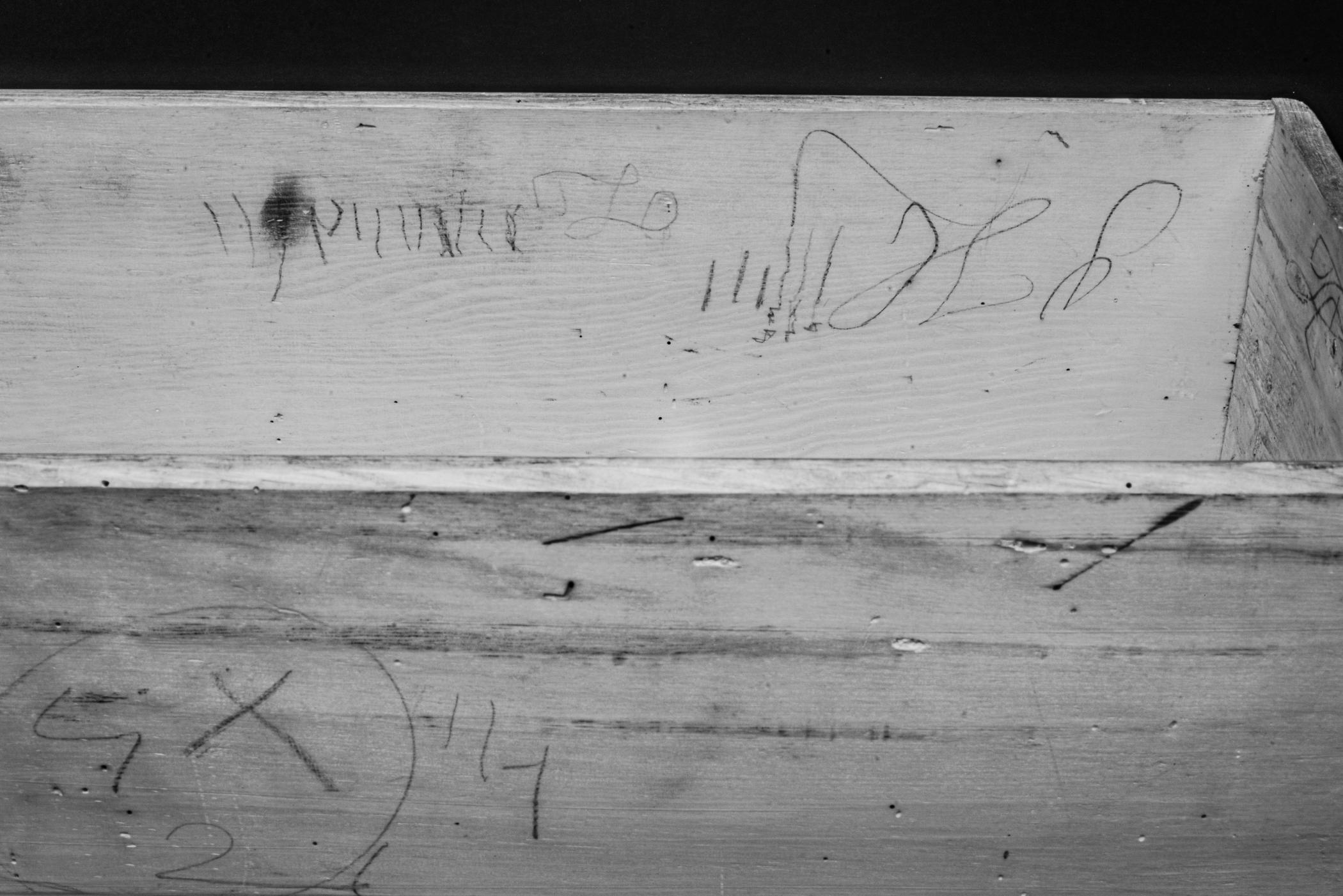 1954.0507 Chest of drawers, lower case, detail 1, infrared reflectography