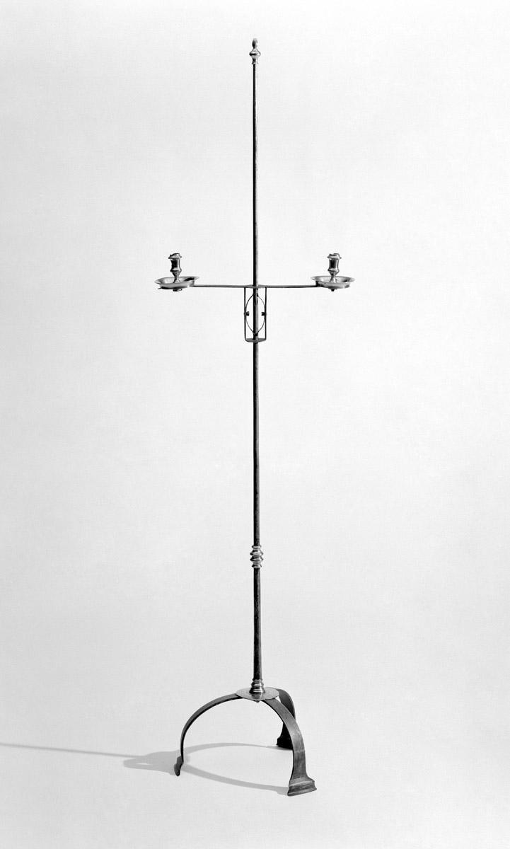 1960.1187 Candlestand, B+W
