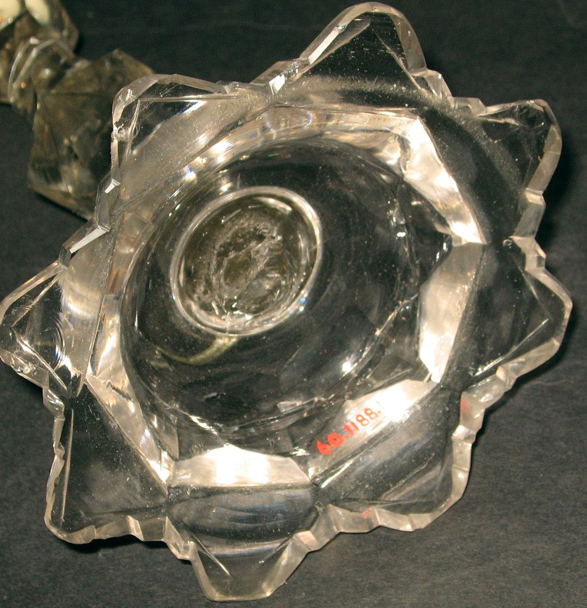1960.1188.001 Glass candlestick (underside)