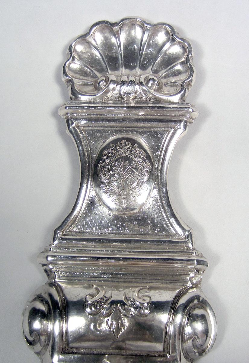 1960.1190.001 Silver Sconce backplate detail 1