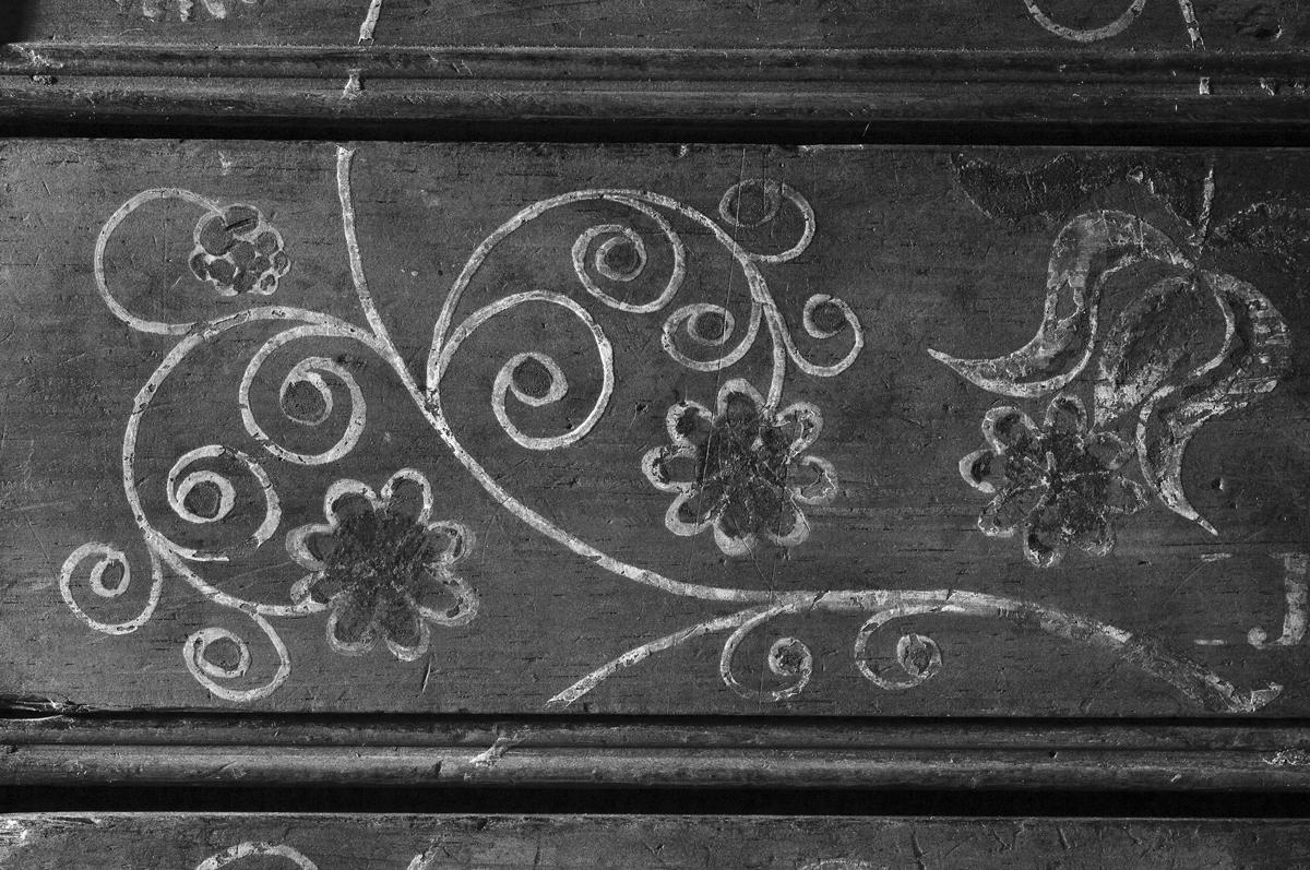 1954.0510 Chest, Chest with drawers (infrared 8)