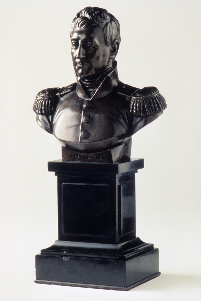 1960.1198 Bust