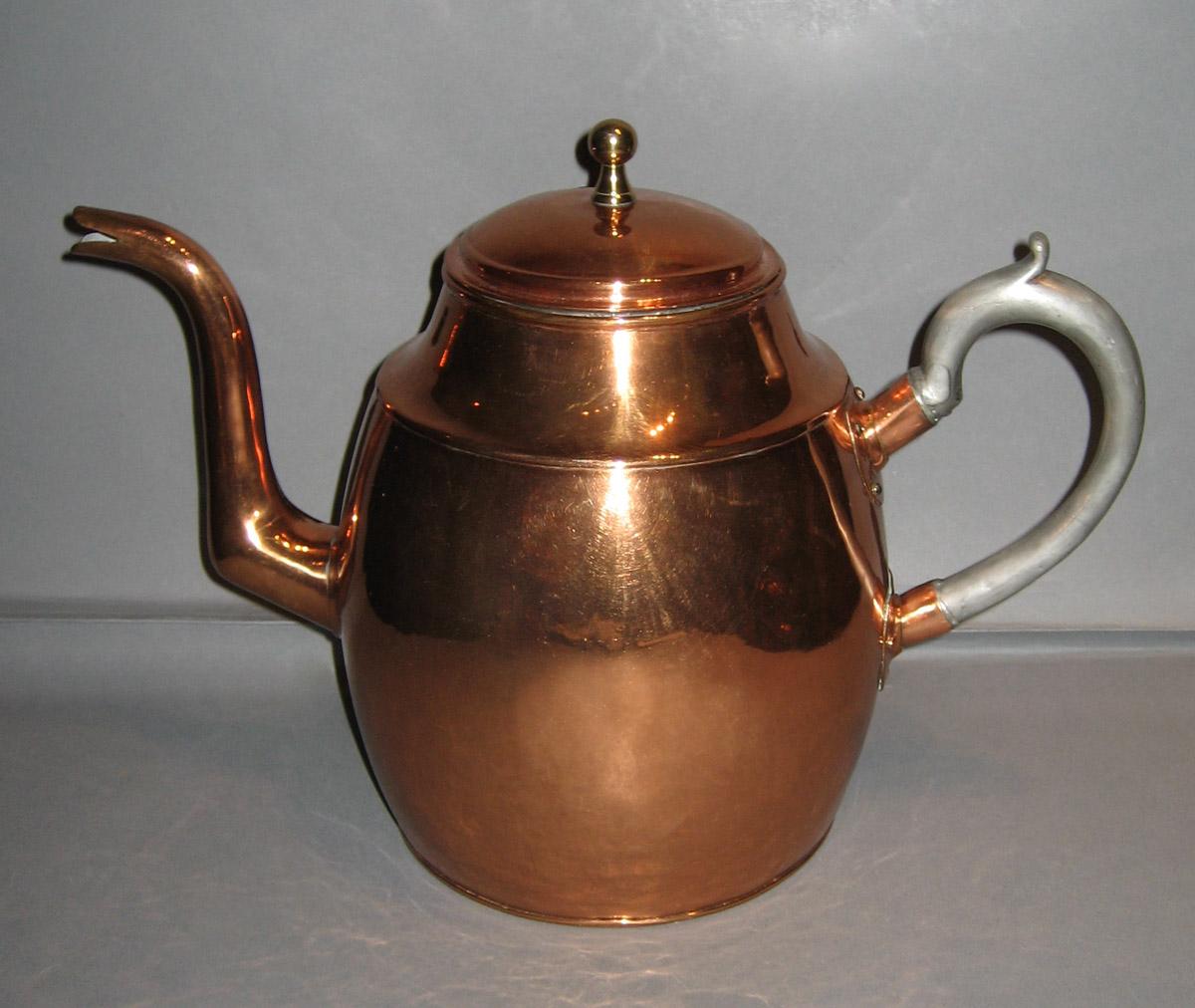 1960.1204 A, B Kettle