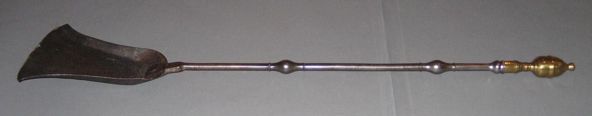 1960.1205 Shovel