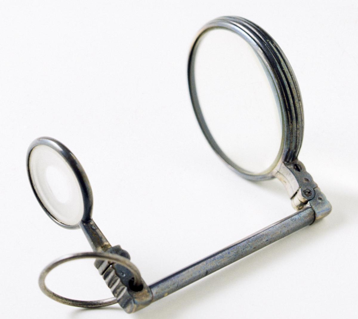 1961.0008 Magnifying Glass, View 2