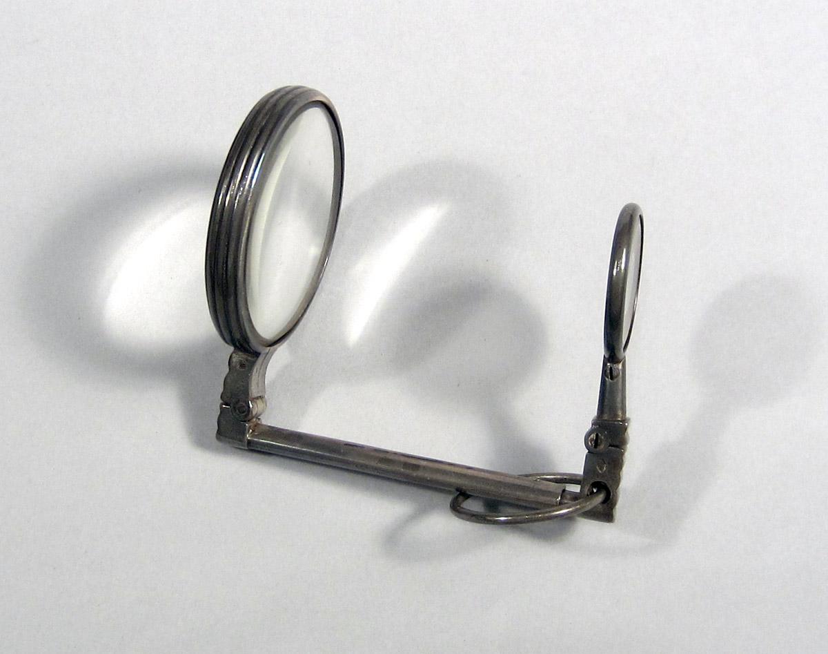 1961.0008 Silver and Glass Magnifying glass open