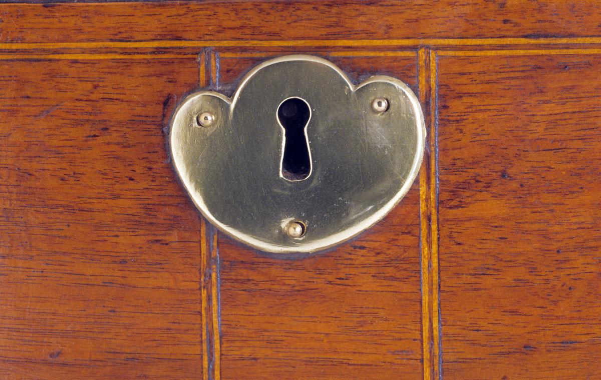 1954.0522 High chest lock