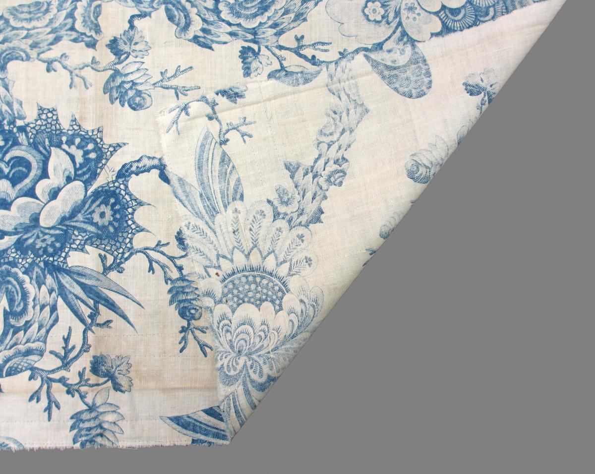 1961.0063 textile, printed folded corner