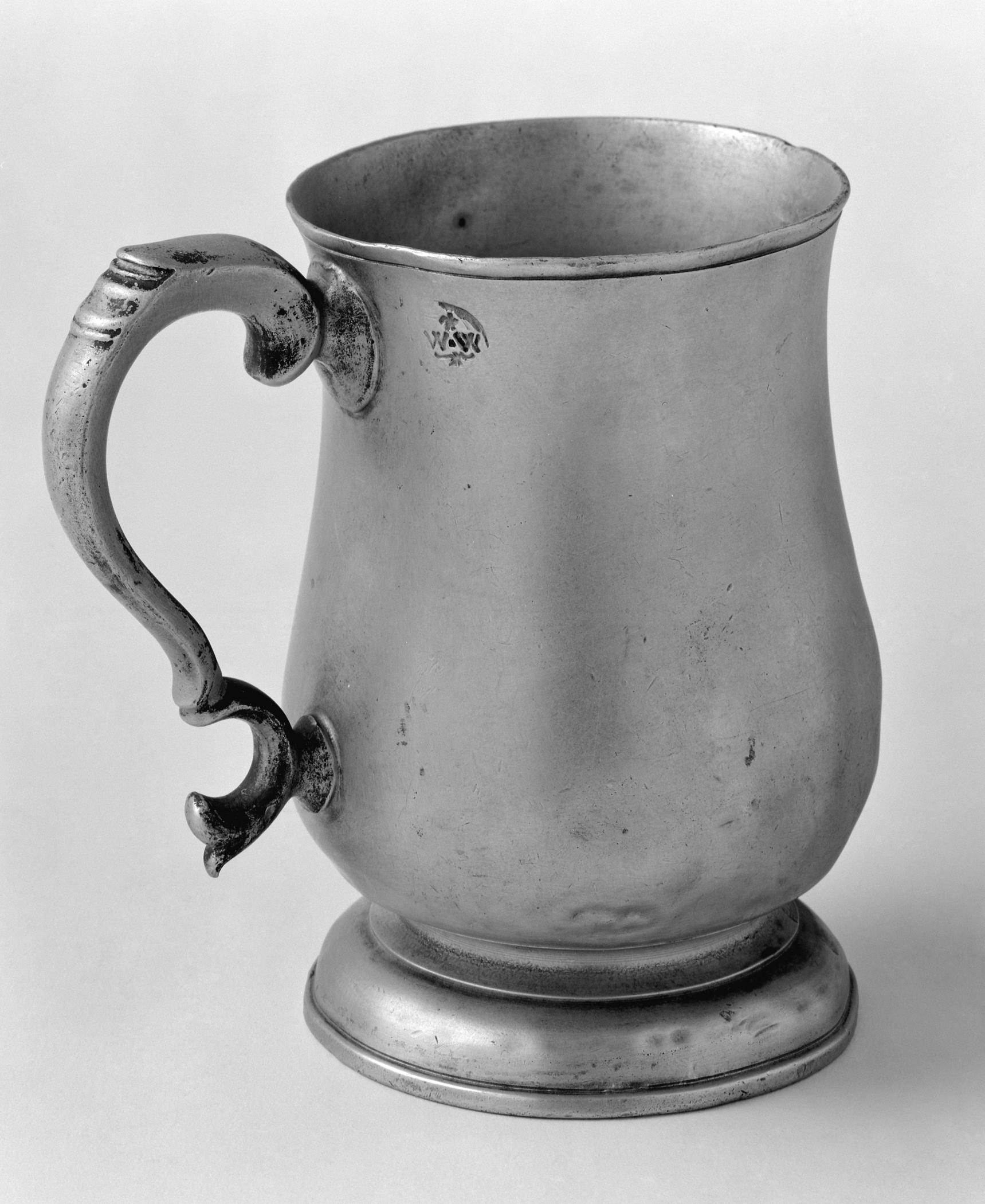 1961.0066 Pewter cann