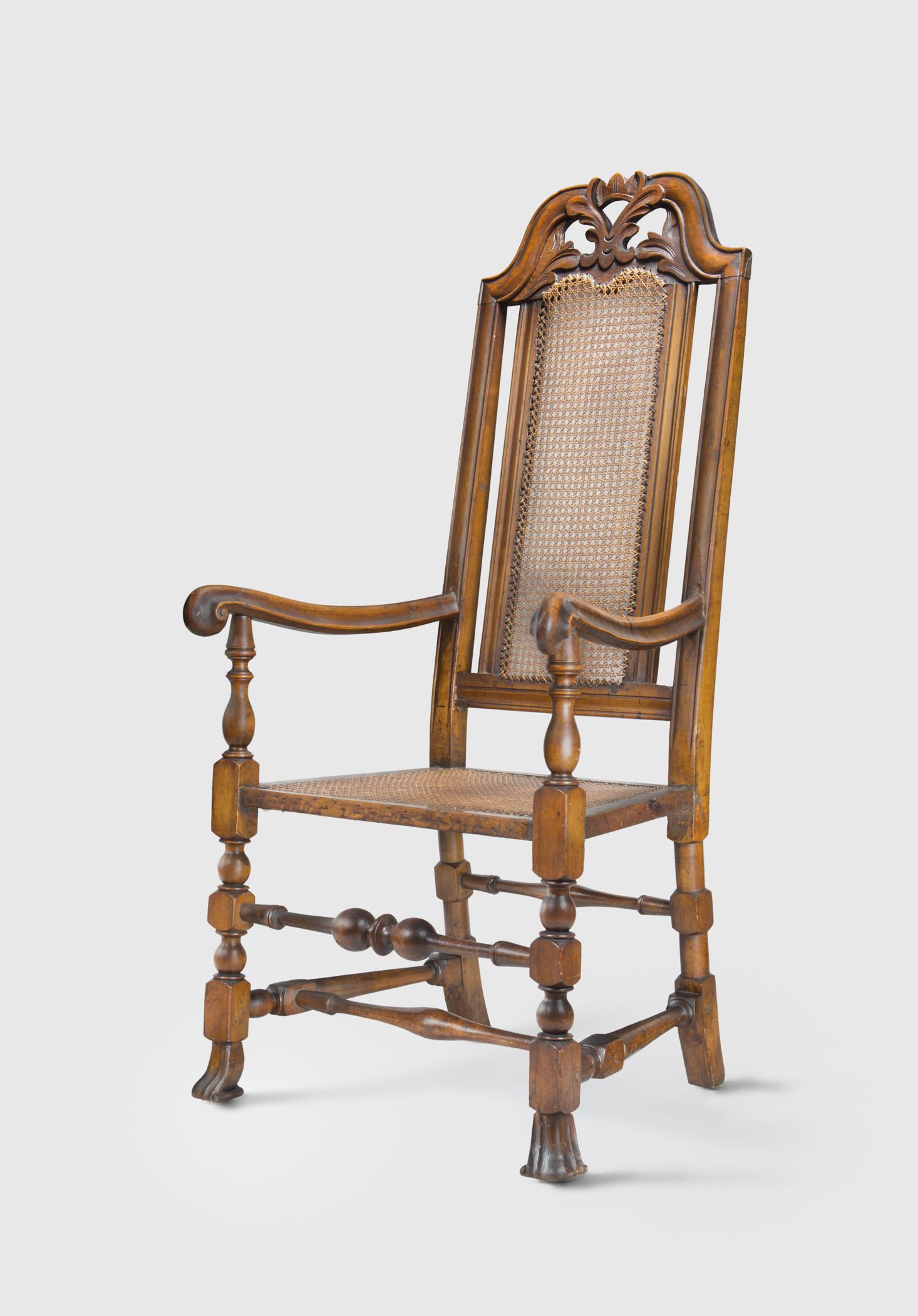 1954.0528 Chair, view 3