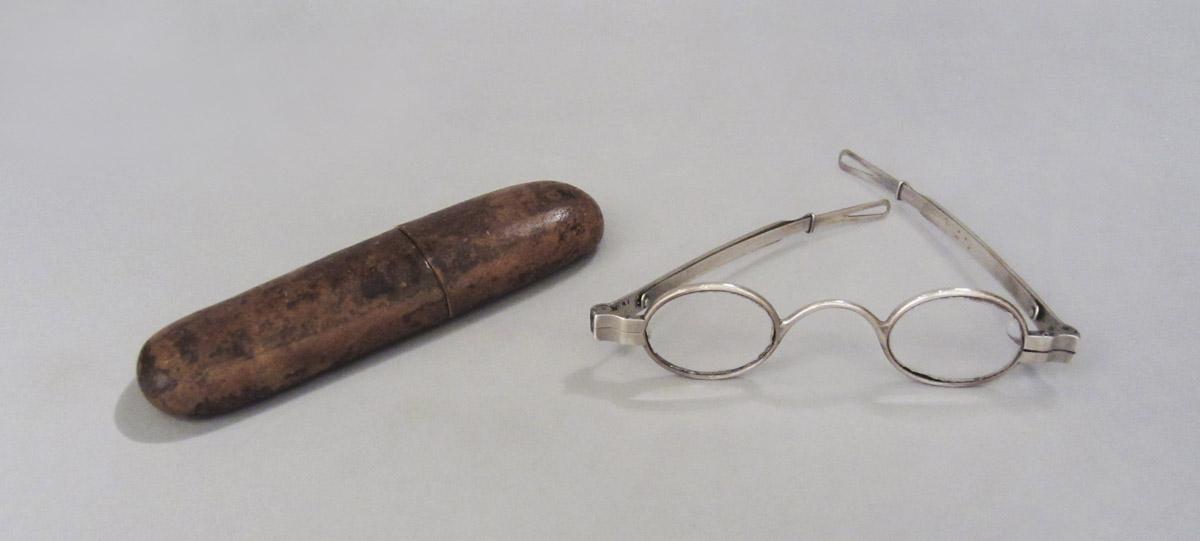 1961.0075 A-C Spectacles and Spectacles case