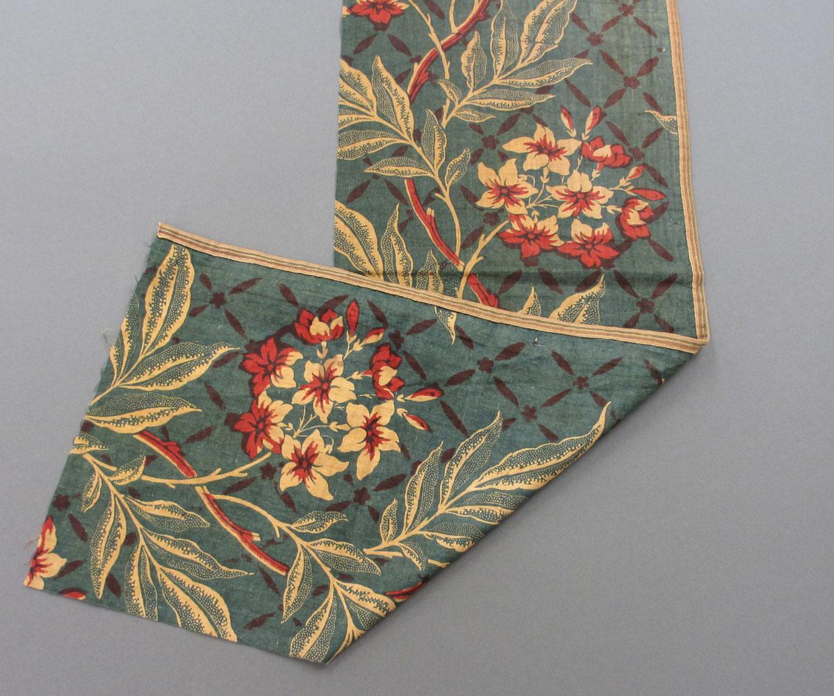 1961.0100 Textile, printed partial folded corner