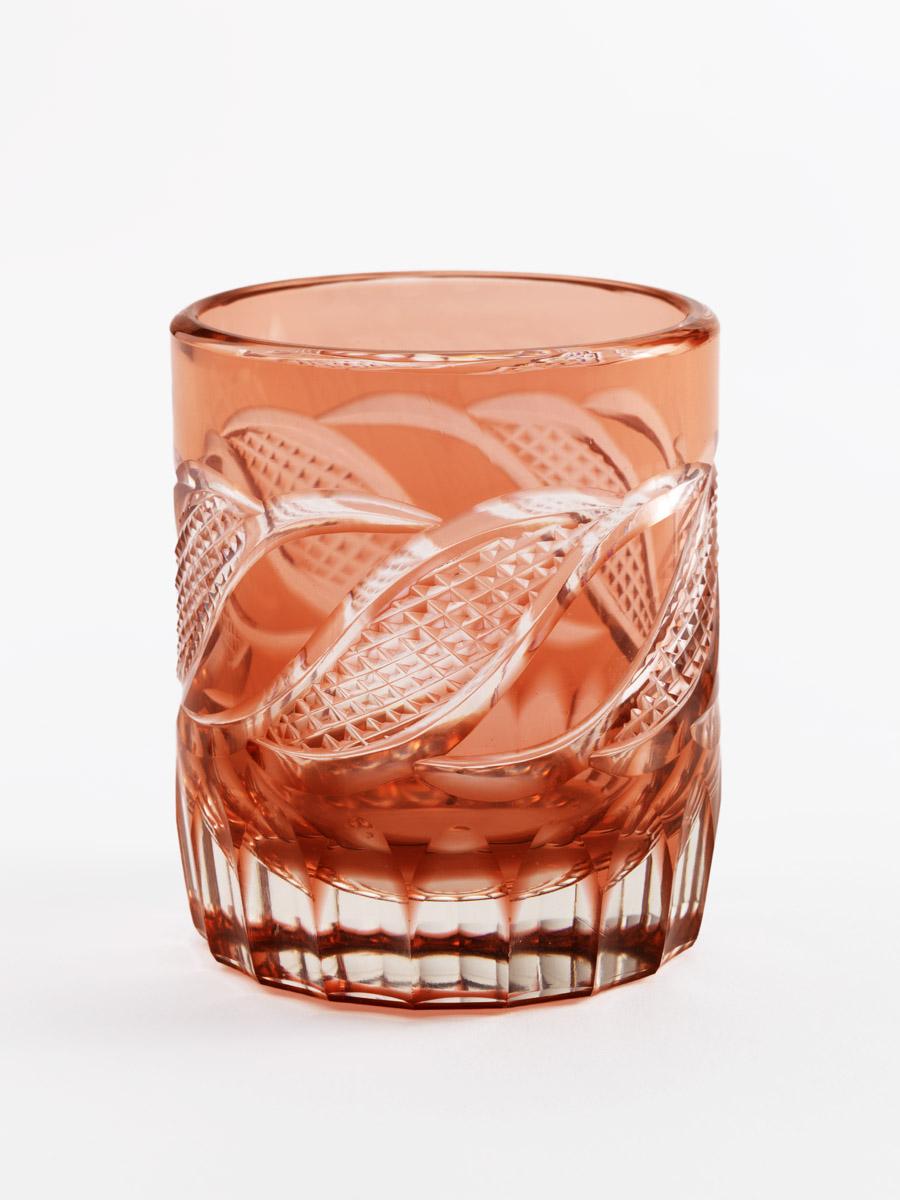 1961.0101.001 Cut glass tumbler