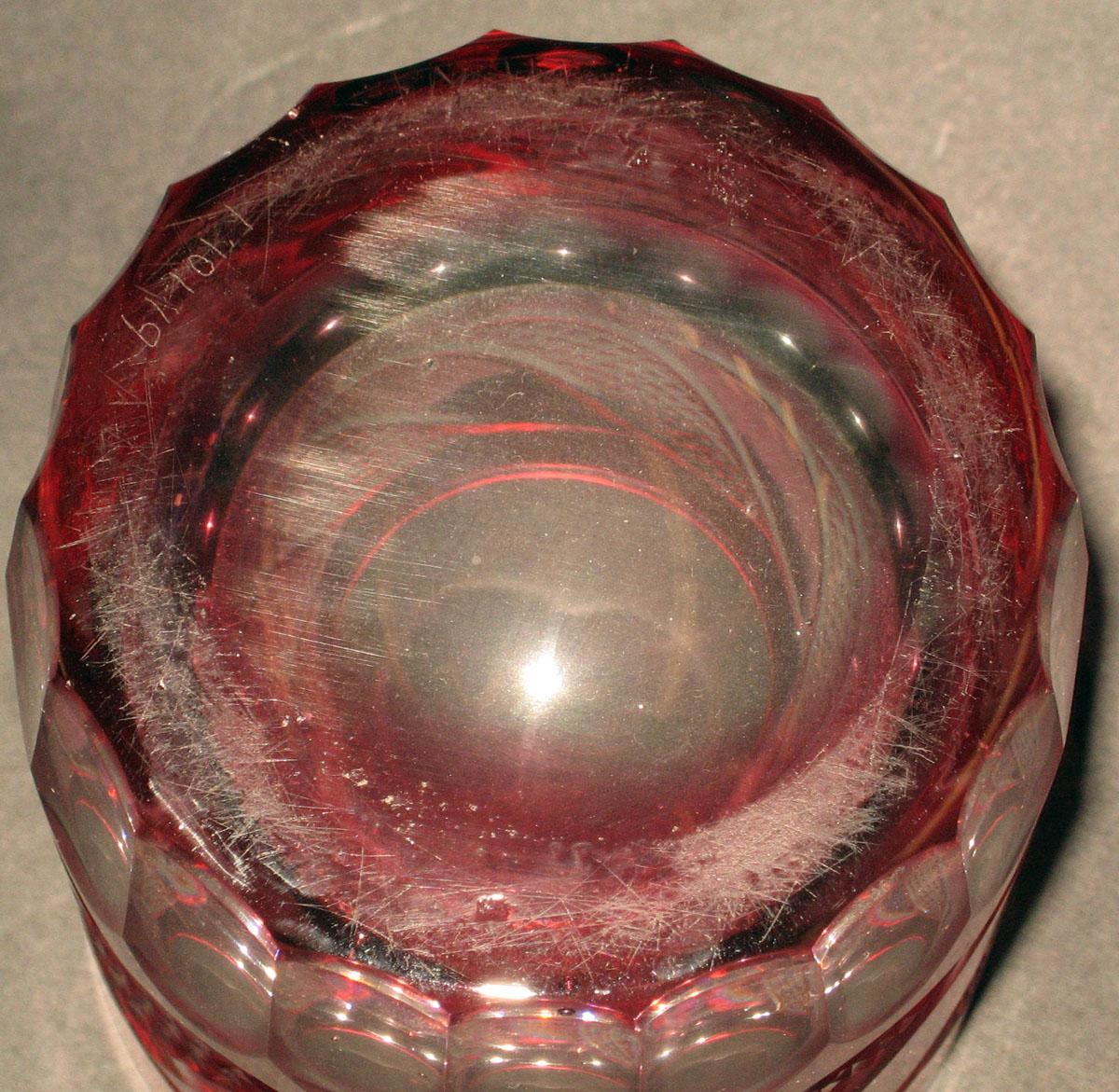 1961.0101.001 Cut glass tumbler (underside)