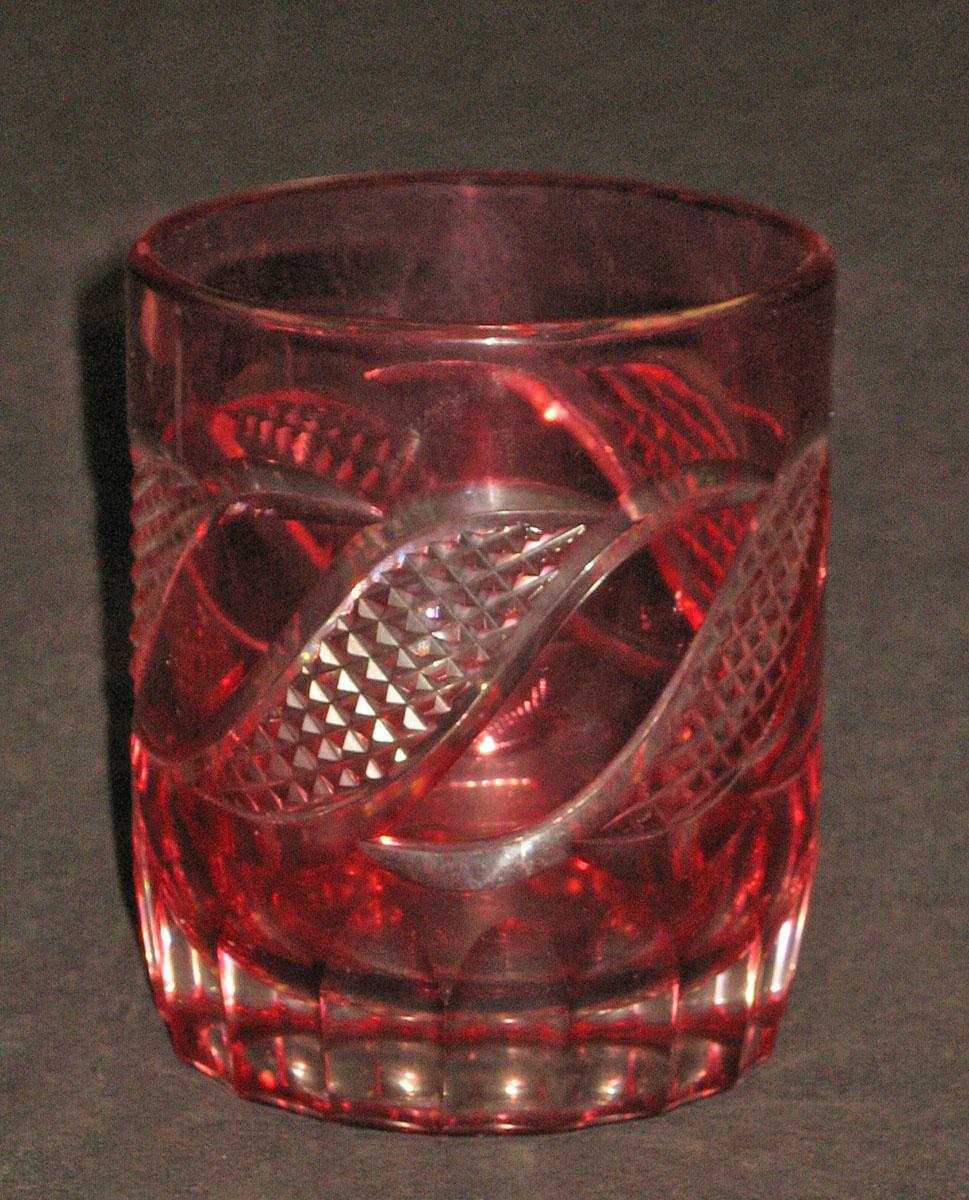 1961.0101.006 Cut glass tumbler