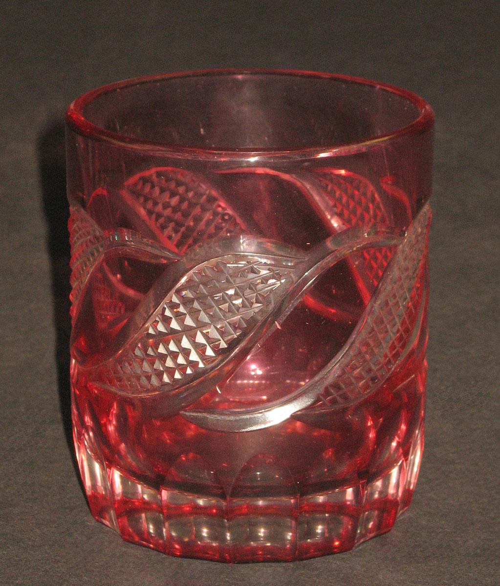 1961.0101.008 Cut glass tumbler