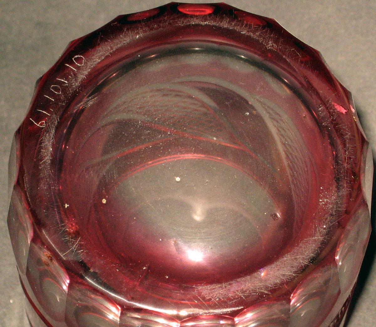 1961.0101.010 Glass tumbler (underside)