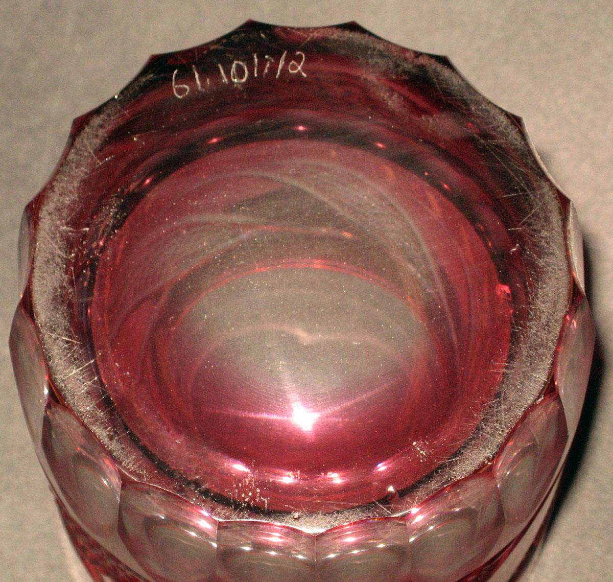 1961.0101.012 Cut glass tumbler (underside)