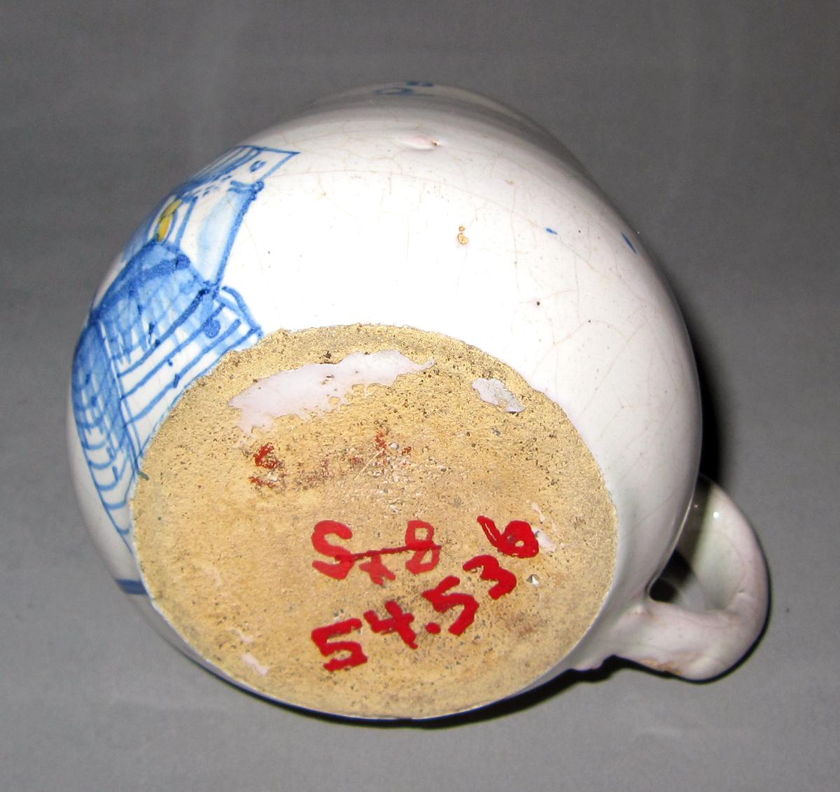 1954.0536 Delft cup underside