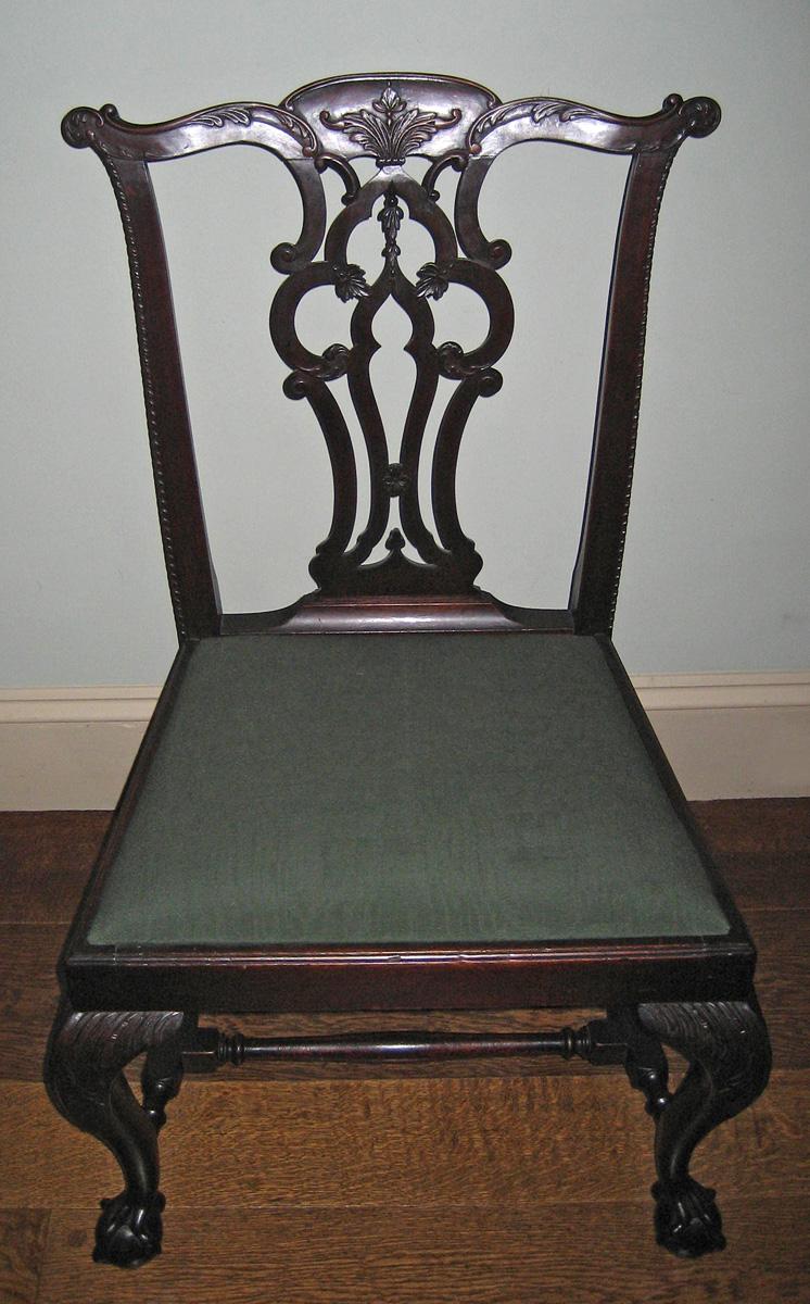 1961.0140.001 chair with 1992.0515.001