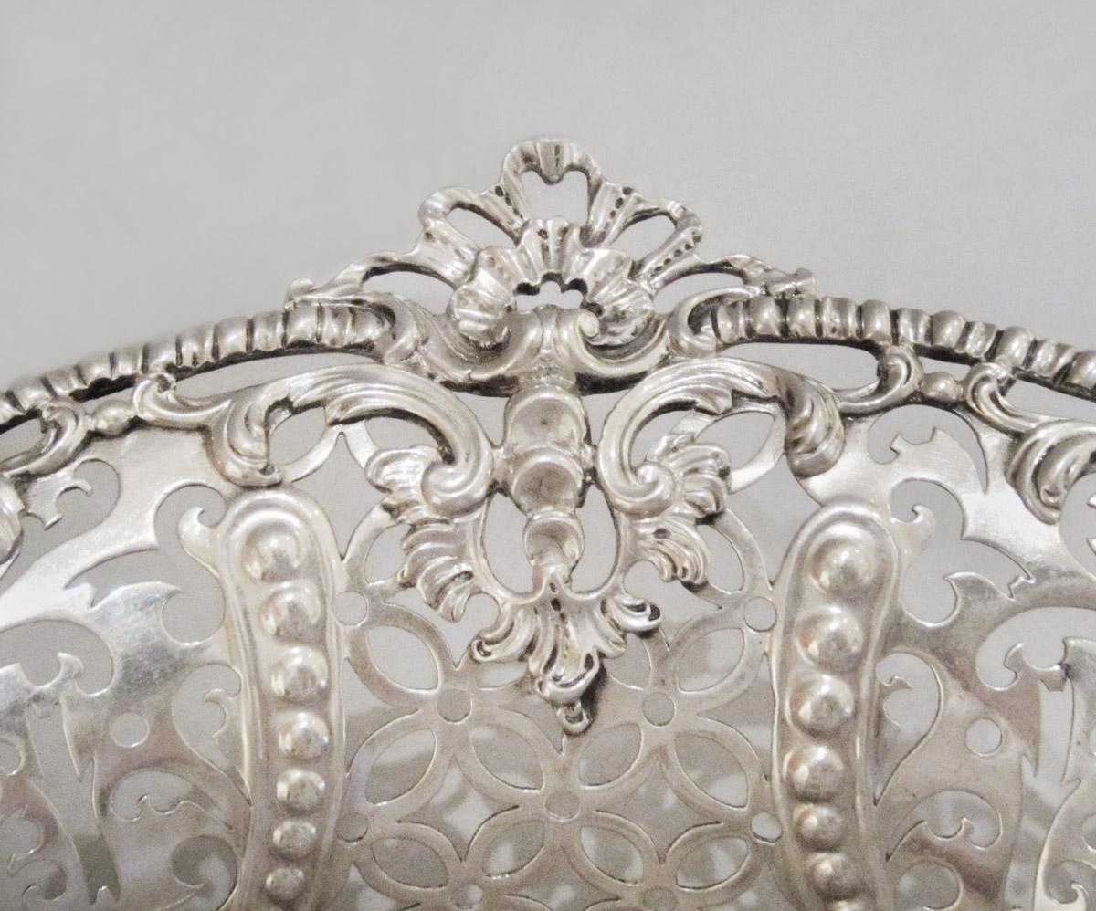 1961.0210 Basket, detail 2