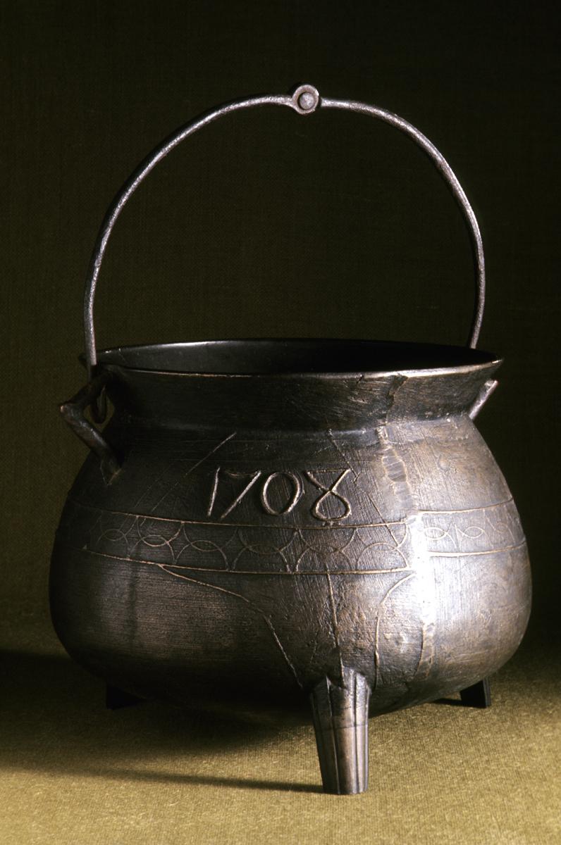 1961.0214 Pot