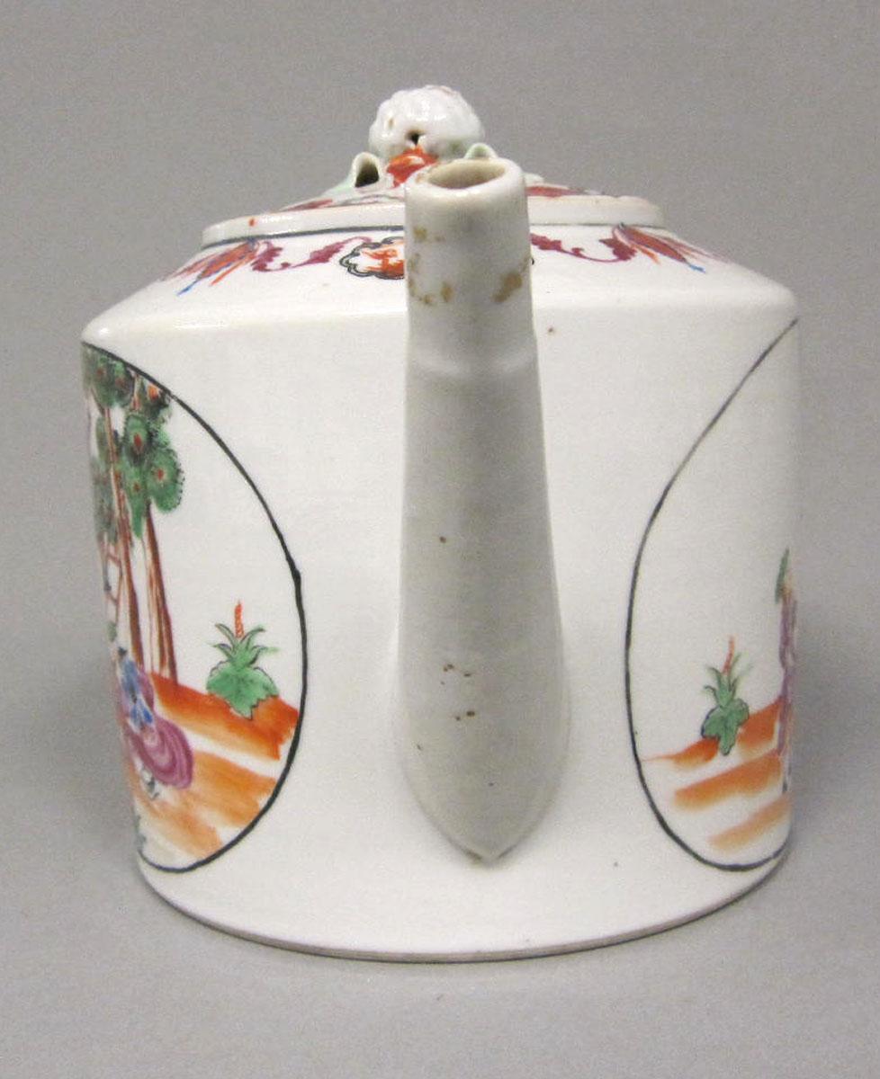 1961.0225 A,B Porcelain teapot spout