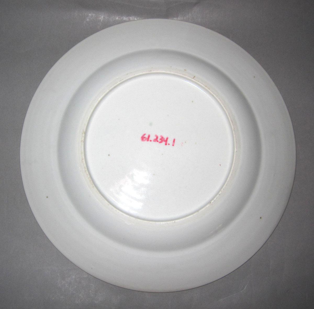 1961.0234.001 Porcelain plate underside