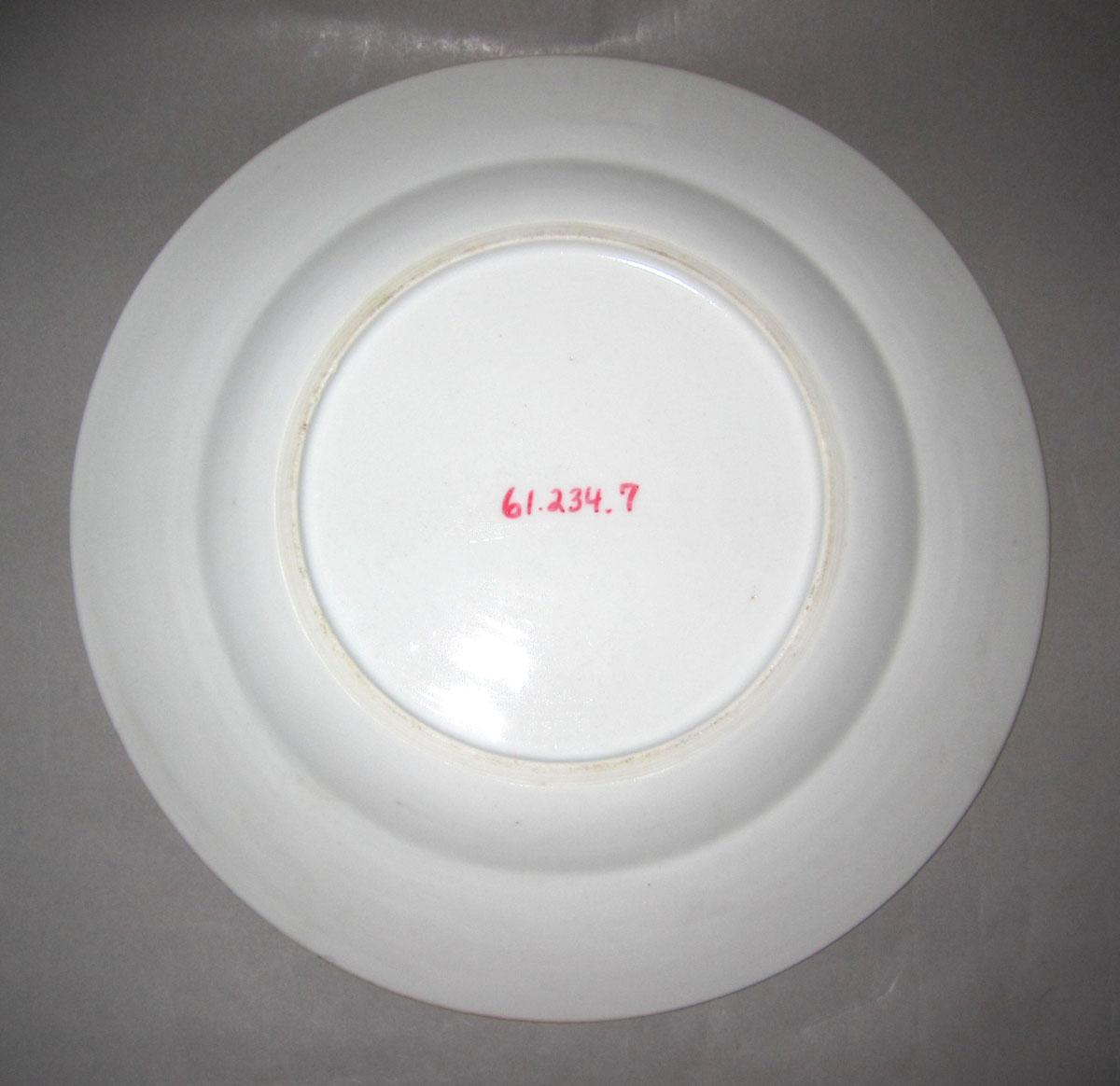 1961.0234.007 Porcelain plate underside