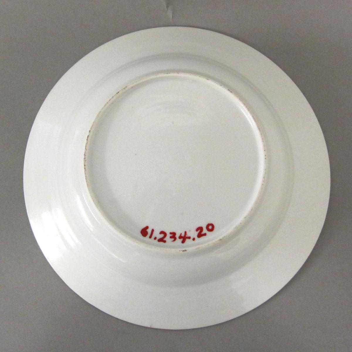 1961.0234.020 Porcelain plate underside