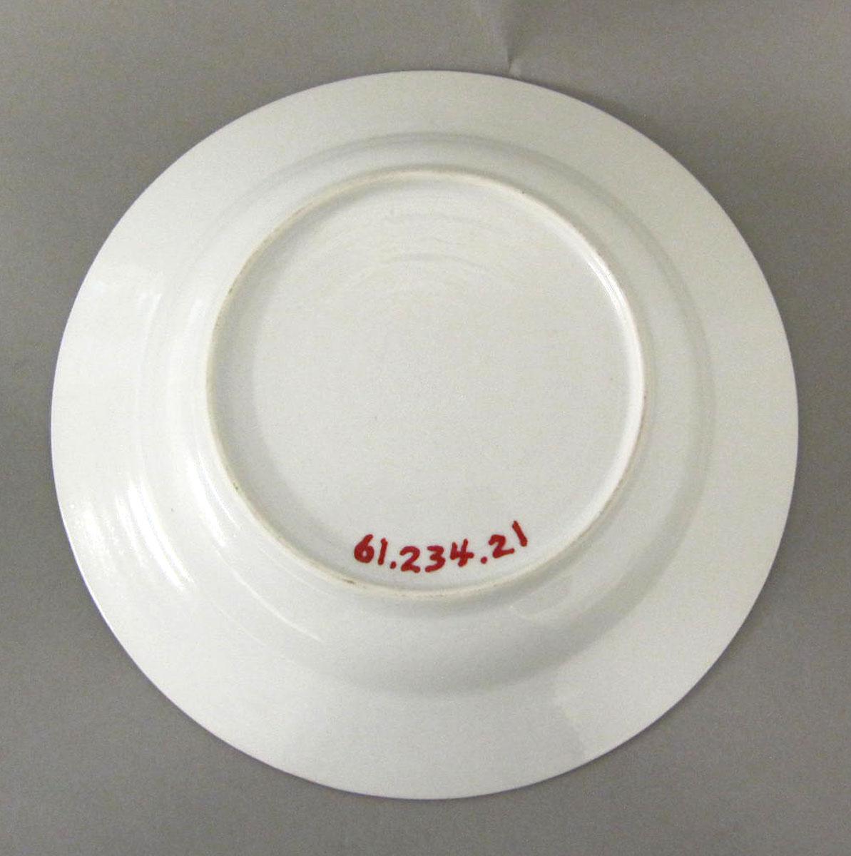 1961.0234.021 Porcelain plate underside