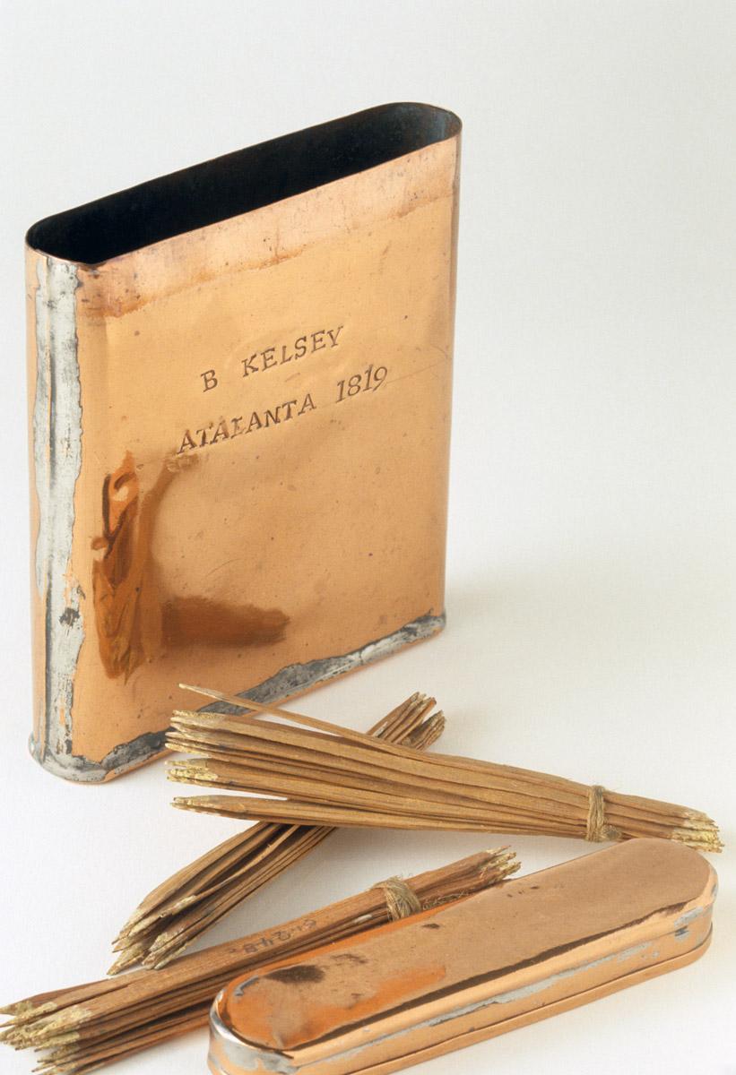 1961.0248 A-E Matchbox and matches