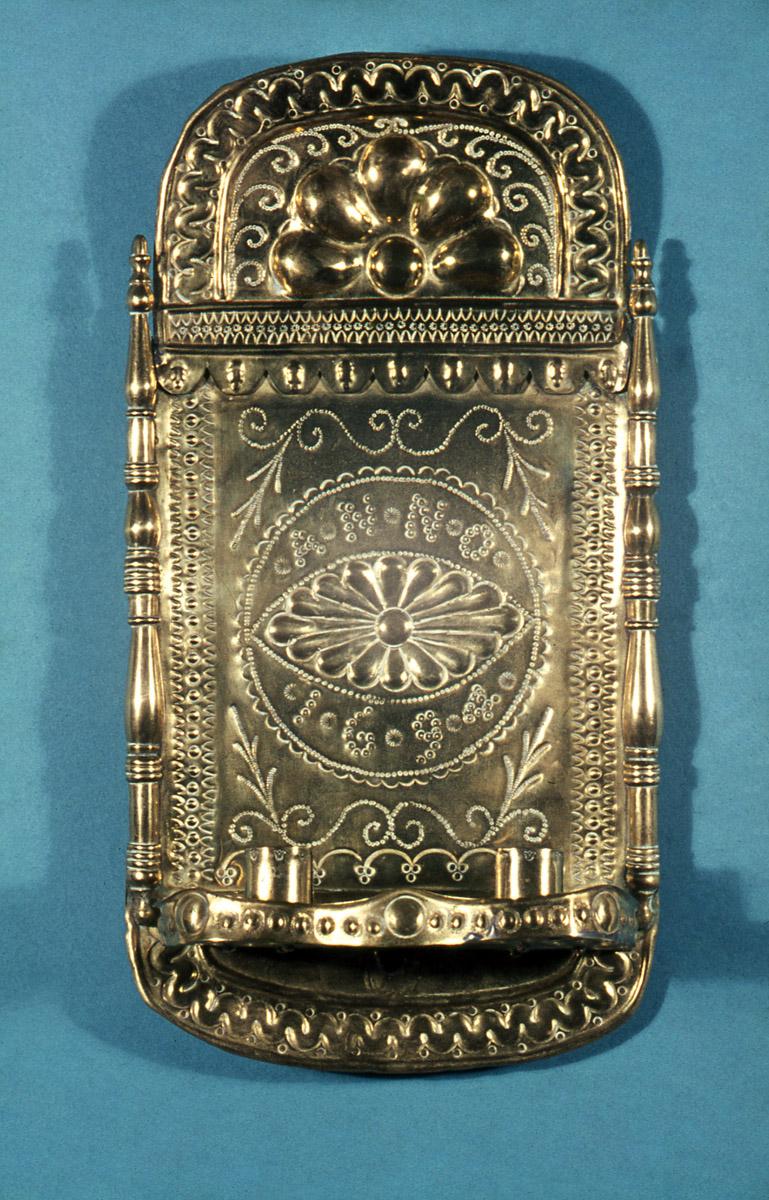 1961.0255 Brass sconce