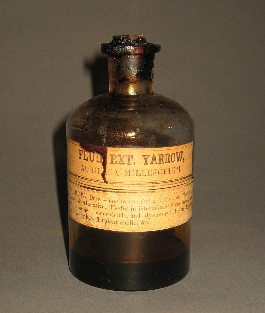 1961.0259 Glass bottle