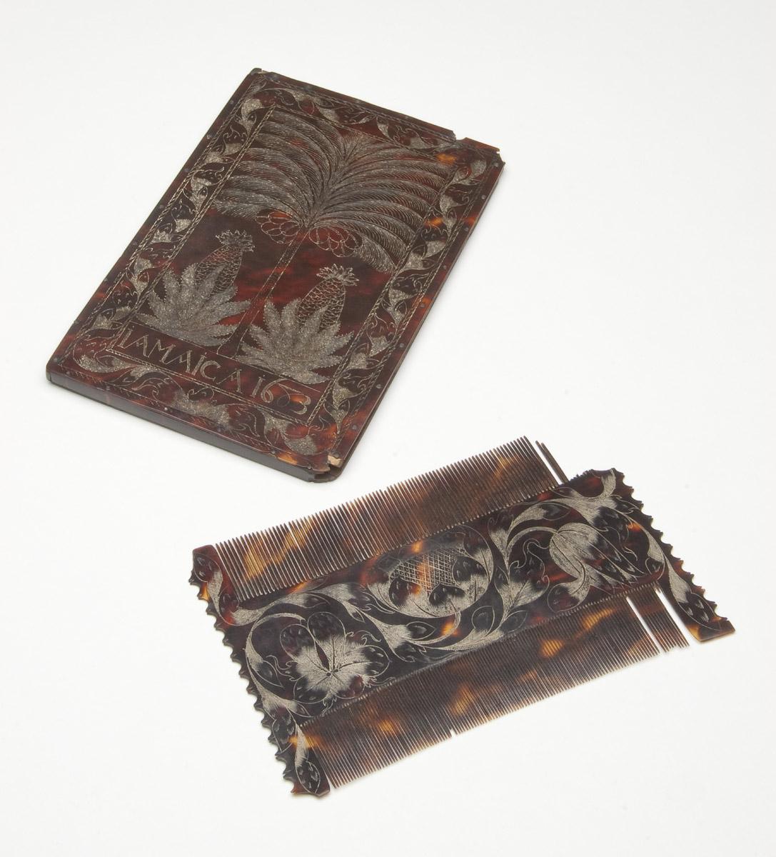 1961.0324 A, B Comb and Case (view 2)