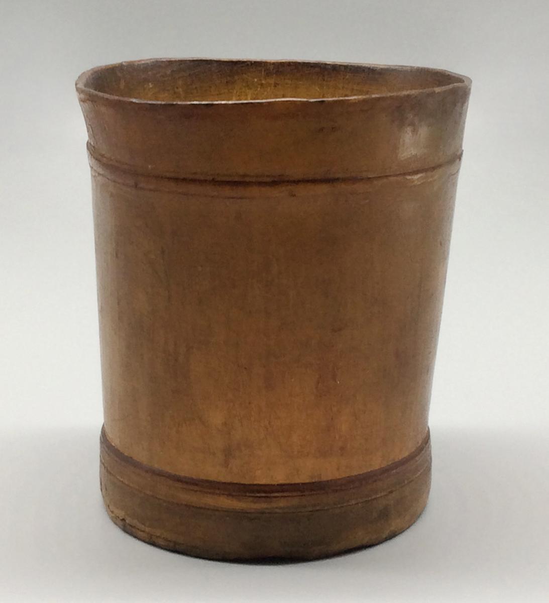 1961.0327 Beaker, view 1
