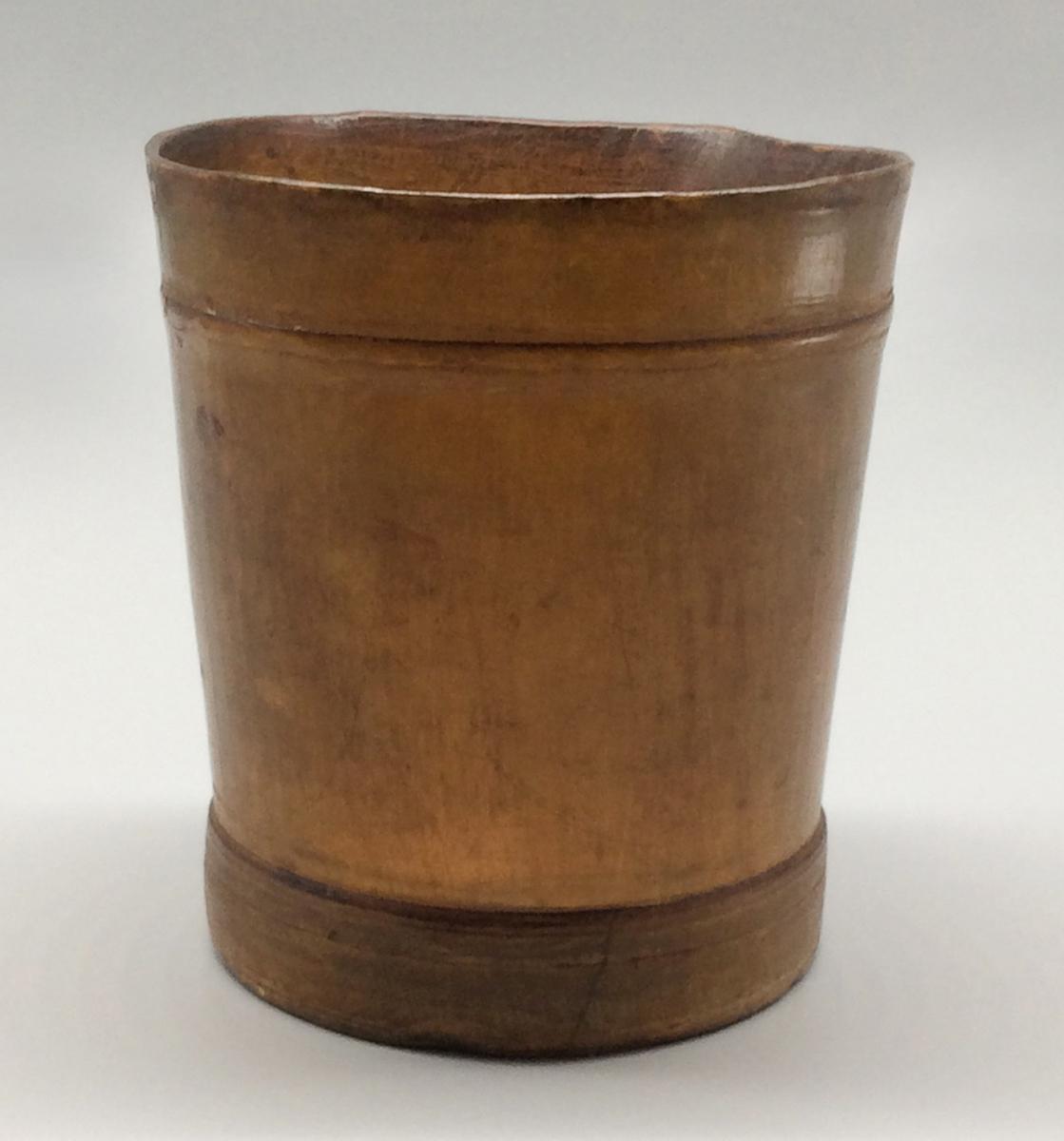 1961.0327 Beaker, view 2