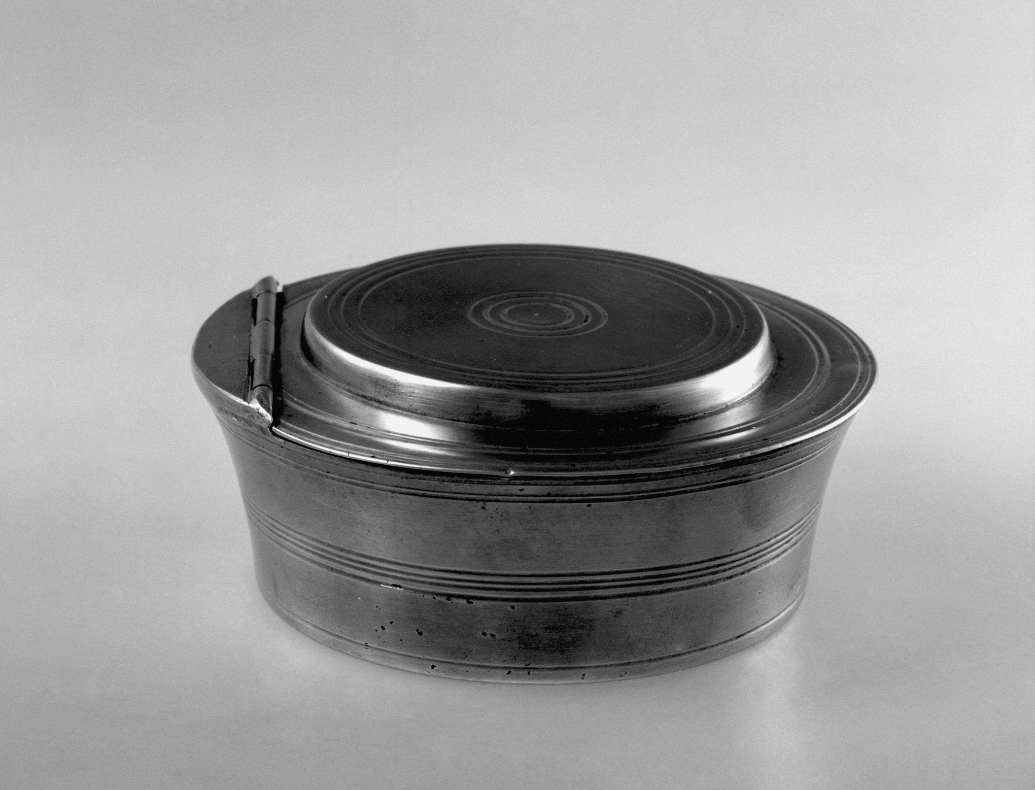 1955.0003.002 Britannia box