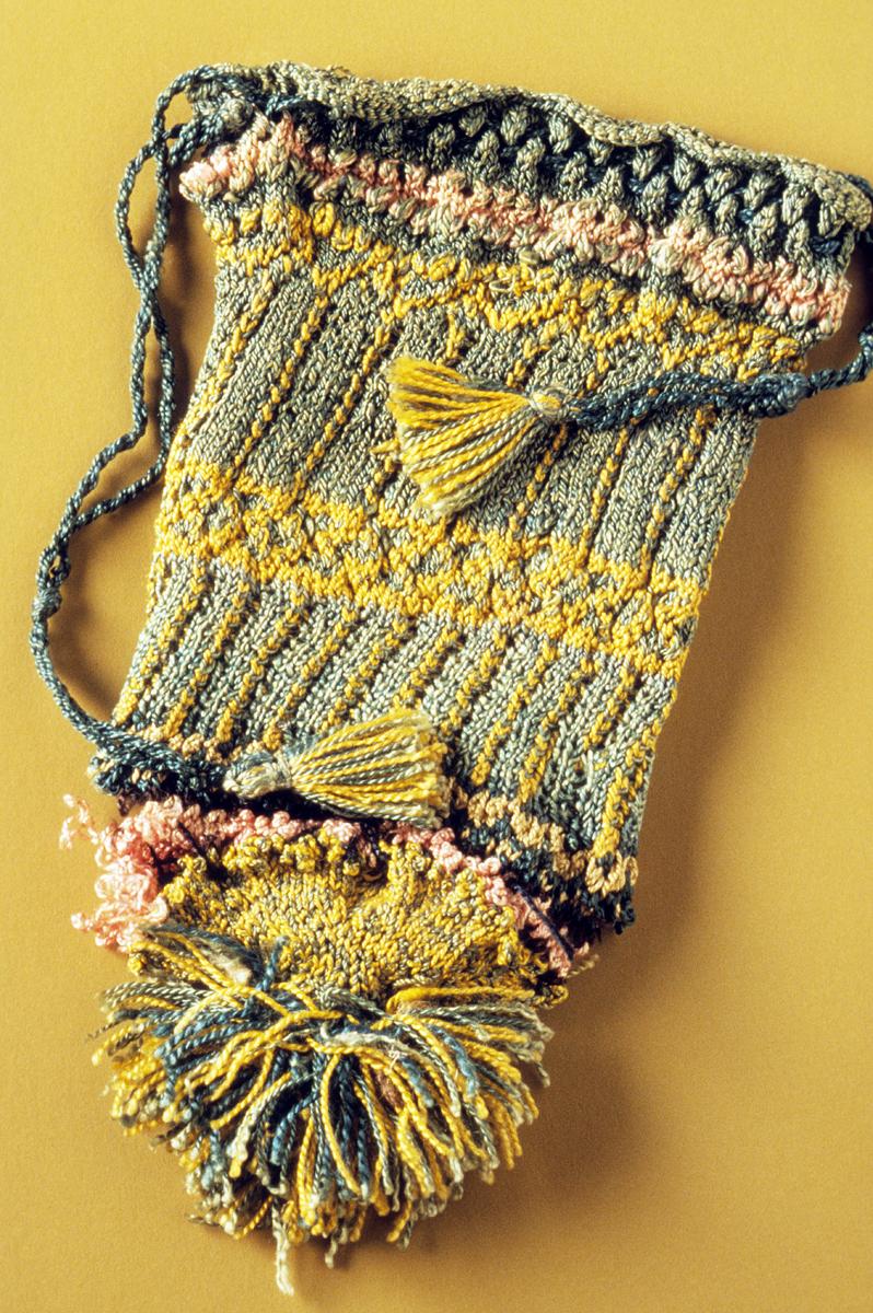 1955.0003.008 Needlework Purse