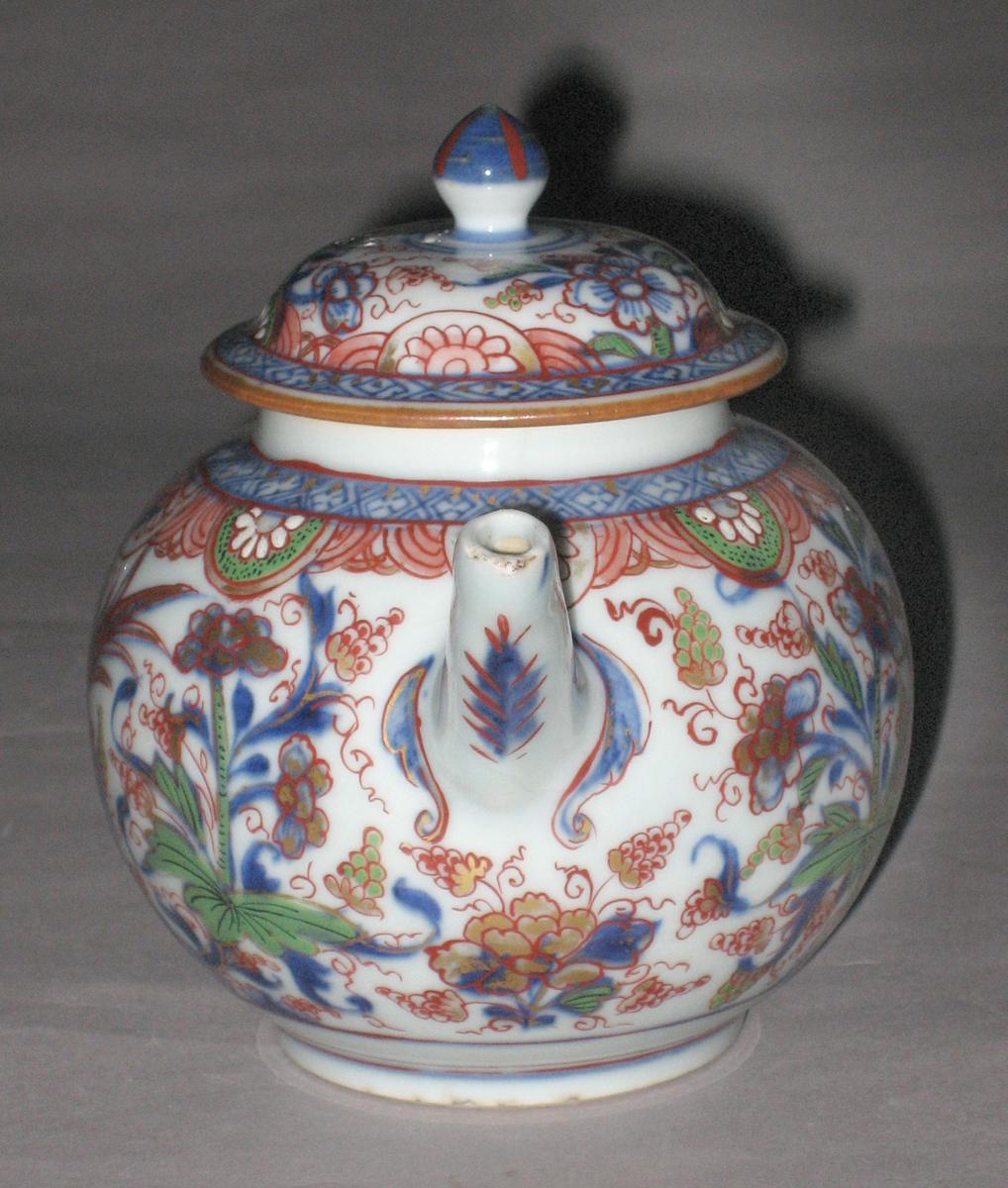 1961.0378 A, B Chinese porcelain teapot (spout)
