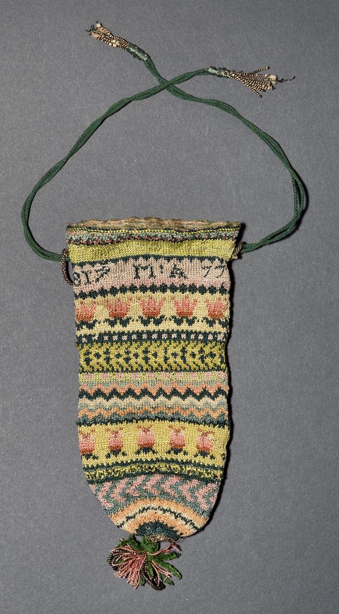1955.0003.010 Purse, View 2